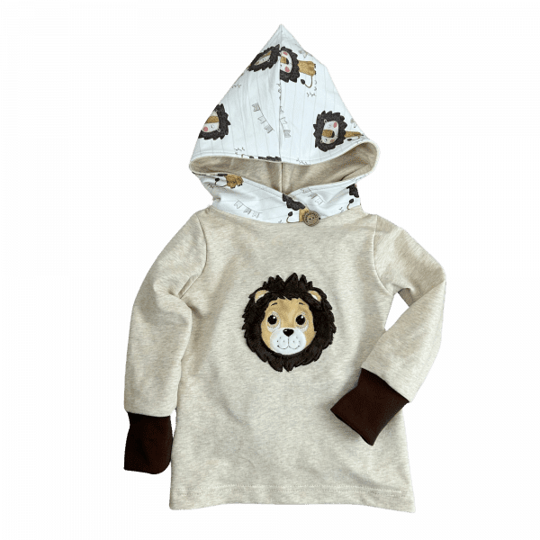 Mitwachsender Hoodie für Babys & Kinder mit süßer Zipfelkapuze (Zwergenkapuze) und Löwenmotiv, handgemacht & individuell.